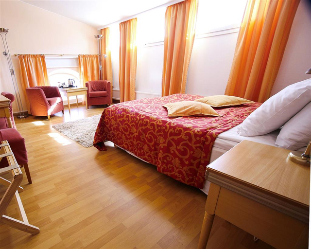 Bedroom 3, Hotel Seaport, Finland Proper