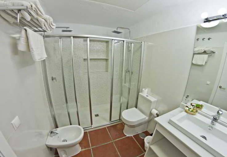 Bathroom 3, Villas Flamenco Beach Conil, Cádiz
