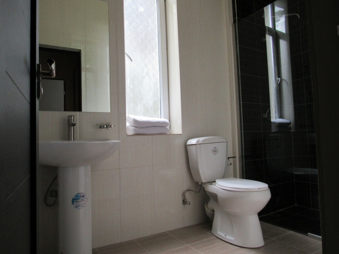 Bathroom 4, Vanadzor Armenia Hotel