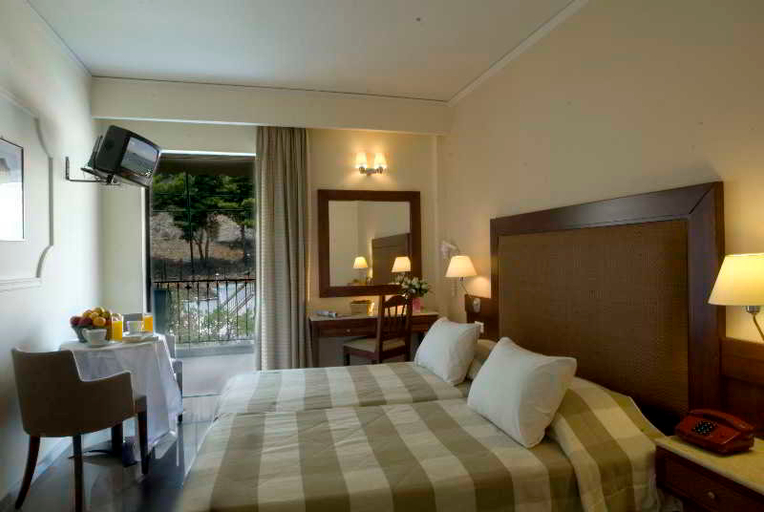 Bedroom 3, John & George, Peloponnese