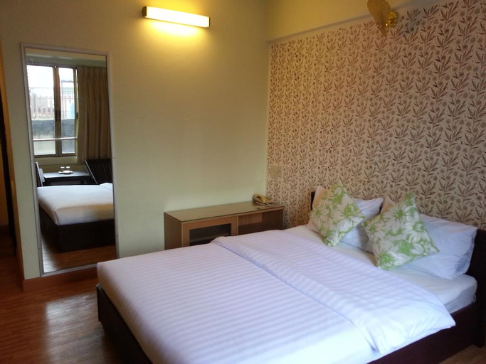Bedroom 3, S6 Sukhumvit Hotel, Khlong Toey