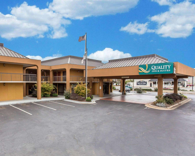 Clarion Pointe Statesville, Iredell