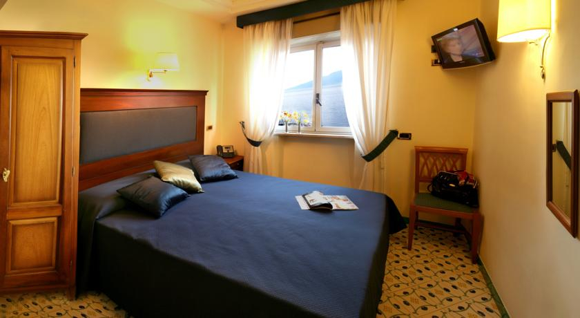Bedroom 3, Hotel Del Mare, Napoli