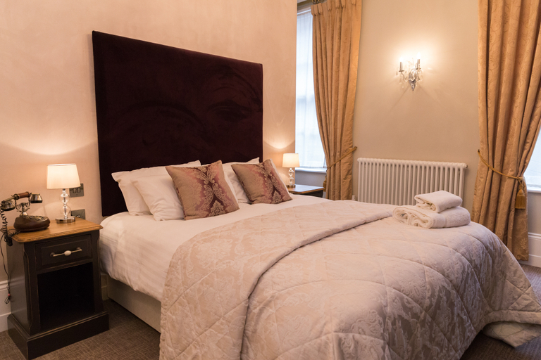 Bedroom 2, The Dukes Head Hotel, Cambridgeshire