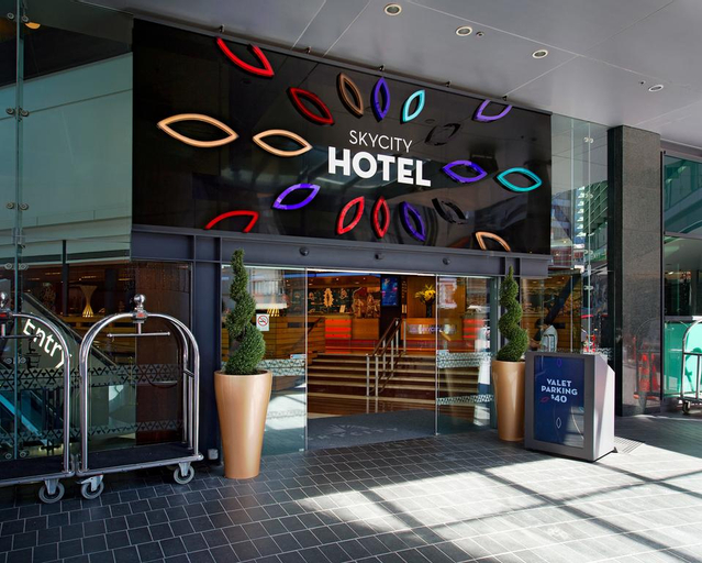 SkyCity Hotel, Waitakere