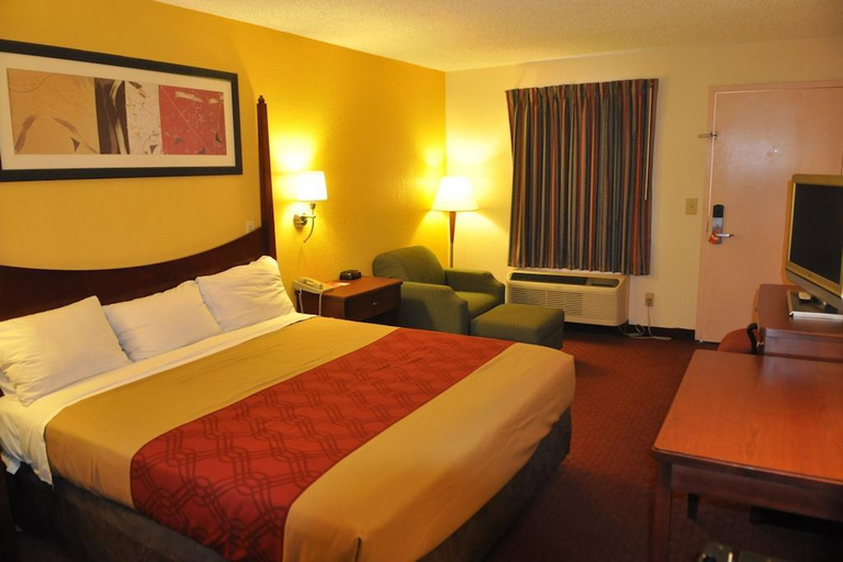 Bedroom 4, Econo Lodge Laurel Racetrack, Howard