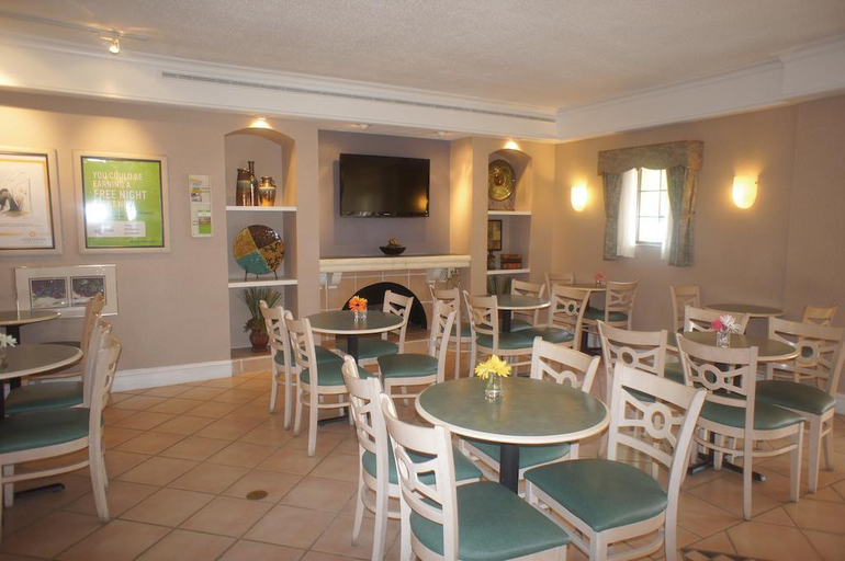 Food & Drinks 5, Countryinn&Suitesbyradisson,Hoffmanestates,Il, Cook