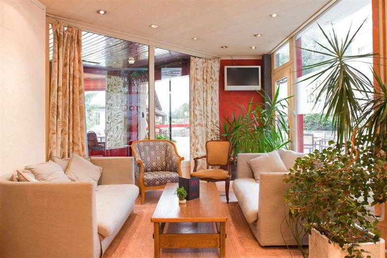 Public Area 2, Alpine Classic Hotel, Aigle
