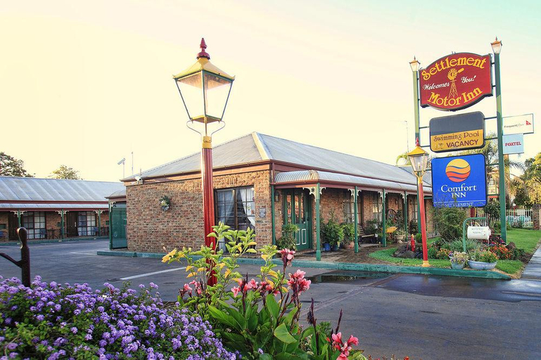 Exterior & Views 2, The Settlement Historic Hotel, Campaspe - Echuca