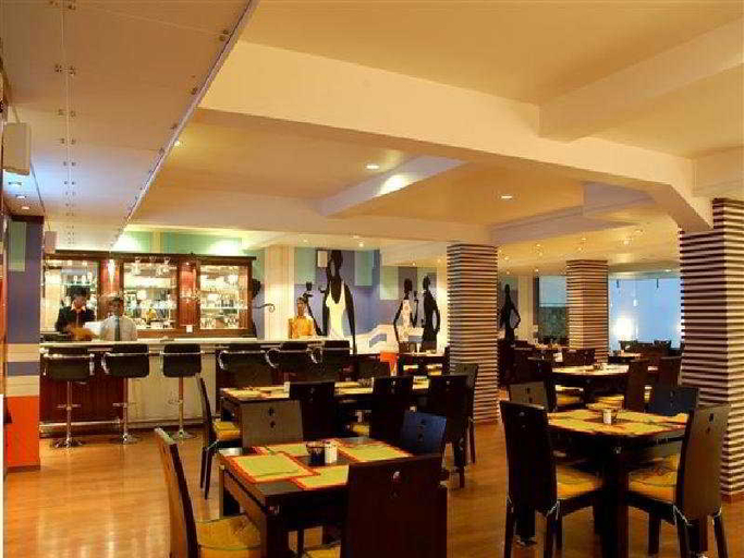 Food & Drinks 5, The Wall Street, Jaipur