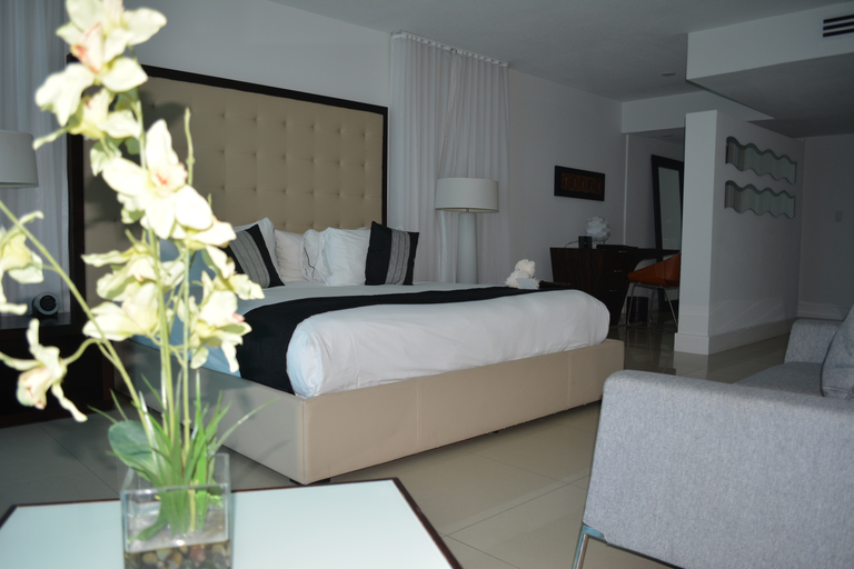 Bedroom 3, Quarzo Boutique Hotel Bal Harbor, Miami-Dade