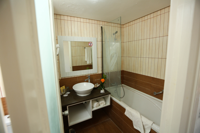 Bathroom 5, Le Paradis Palace, Hammamet