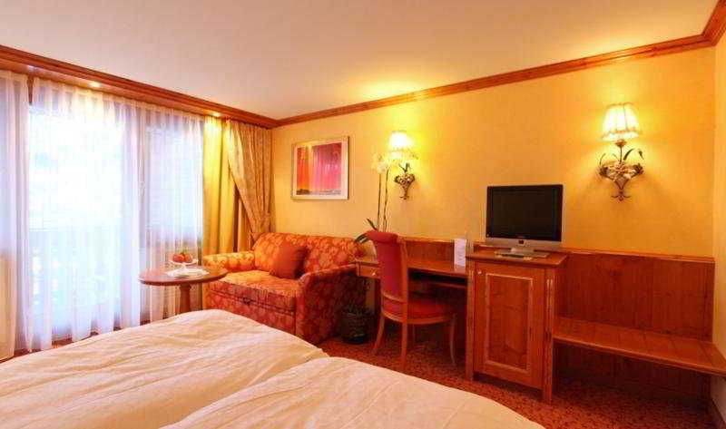 Bedroom 3, Schonegg Swiss Quality Grandhotel, Visp