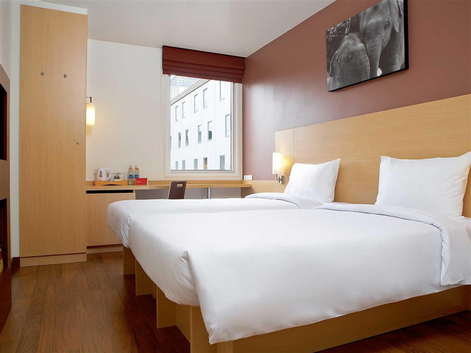 ibis Bangkok Sathorn, Sathorn