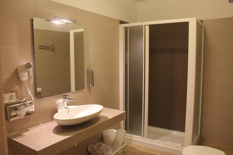 Bathroom 1, Hôtel Fesch & Spa, Corse-du-Sud