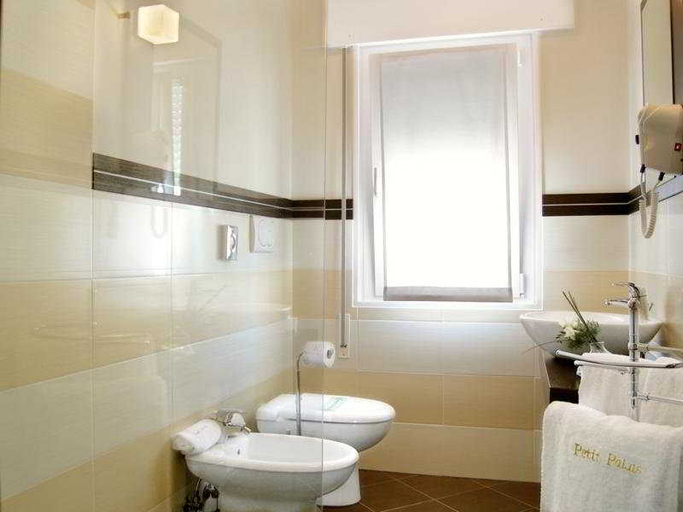 Bathroom 4, Petit Palais, Venezia