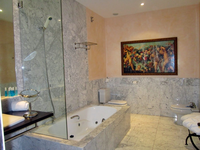 Bathroom 4, Monasterio de Rueda, Zaragoza
