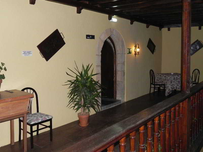 Others 5, Castillo Valdes Salas, Asturias