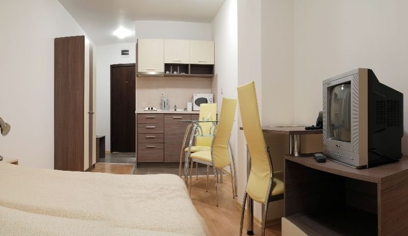 Bedroom 3, Mountain Paradise by Walnut Trees Apart hotel, Bansko