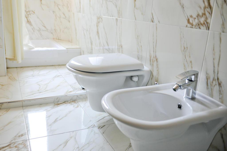 Bathroom 4, Doro City, Tiranës