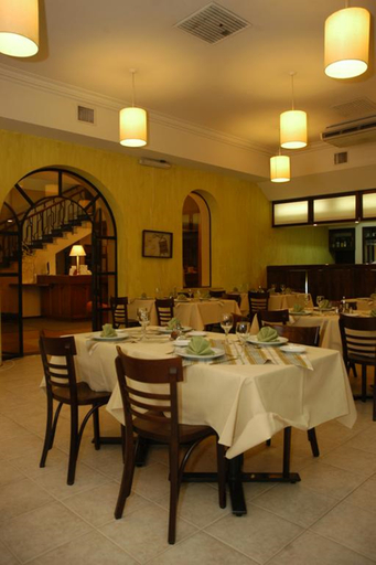 Food & Drinks 5, Posada del Sol , Capital