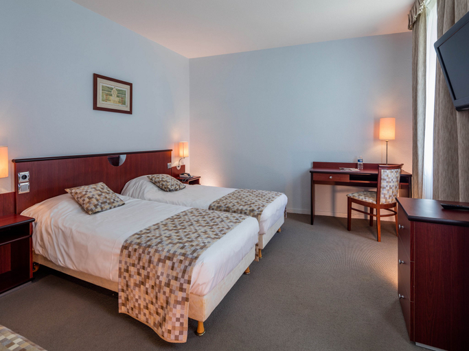 Bedroom 3, Noemys Neris Montlucon, Allier