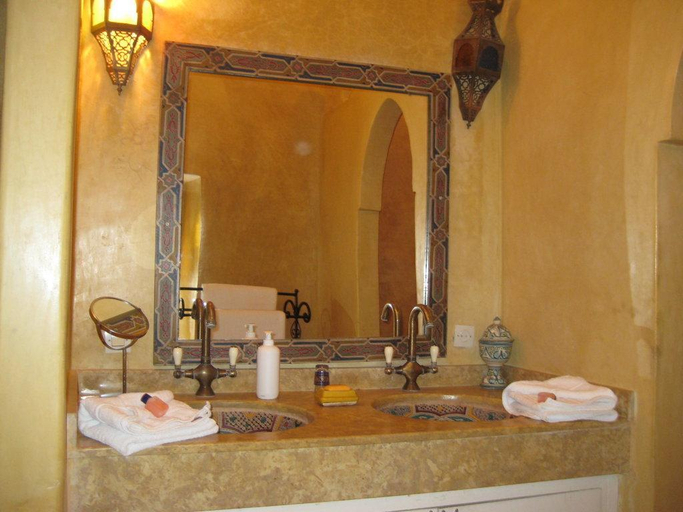 Bathroom 4, Riad Ifoulki, Marrakech