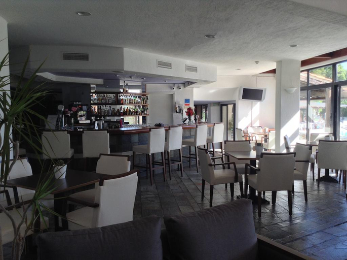 Food & Drinks, Paphos Gardens Holiday Resort
