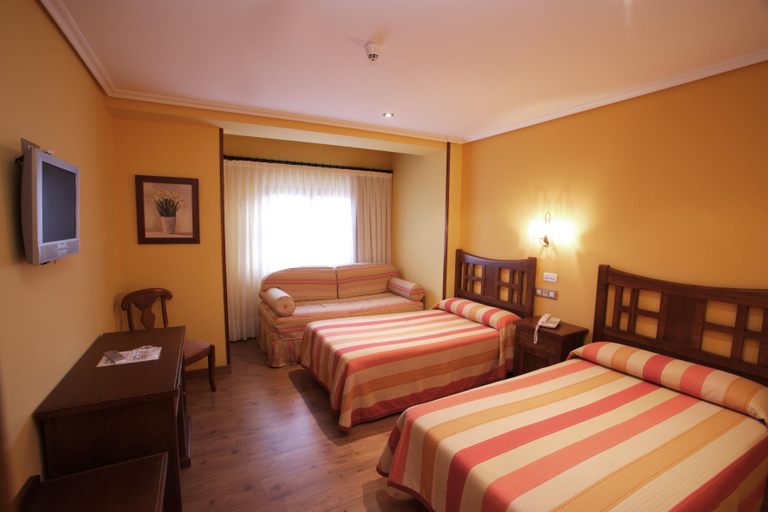 Bedroom 3, Complejo San Marcos Posada, Cantabria