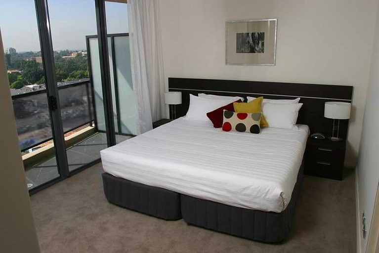 Bedroom 5, Meriton Serviced Apartments Parramatta, Sydney