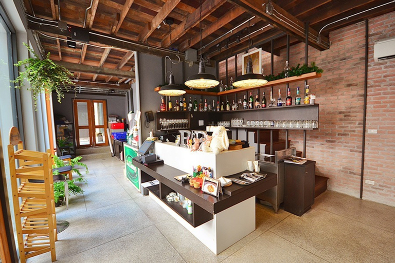 Food & Drinks 30