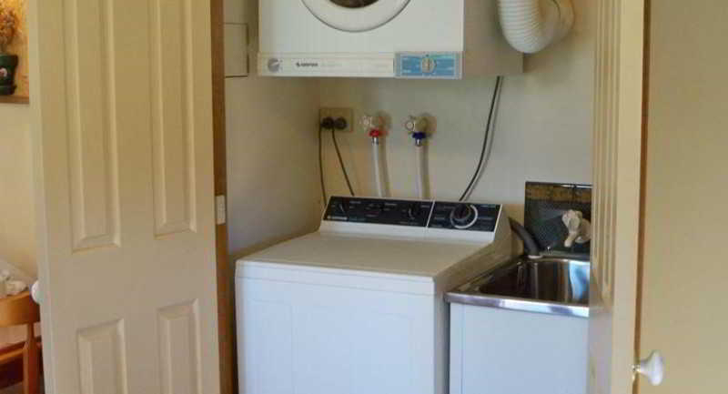 Bedroom 3, Swansea Cottages and Lodge Suites, Glamorgan-Spring Bay