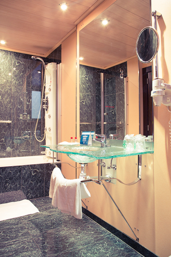 Bathroom 4, Gran Via, Zaragoza
