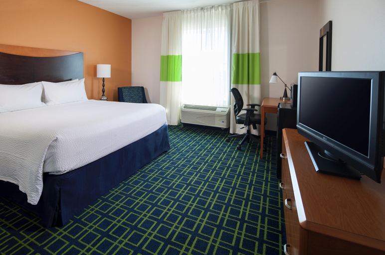 Bedroom 3, Fairfield Inn & Suites Orlando at SeaWorld®, Orange