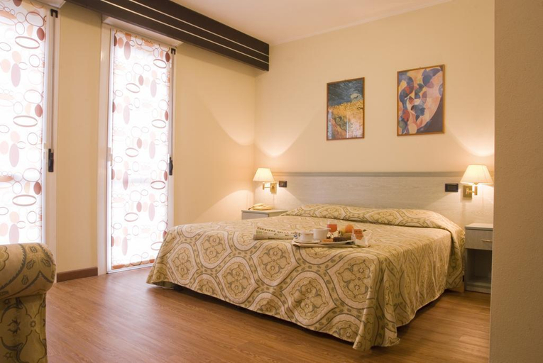 Bedroom 4, Campus, Parma