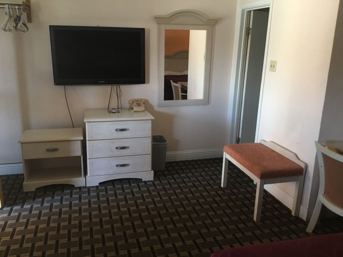 Others 5, Budget Inn Plainview, Hale