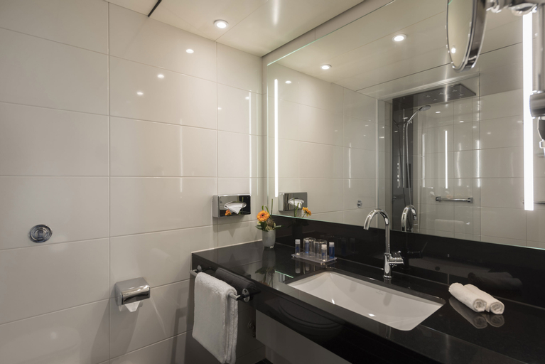 Bathroom 12