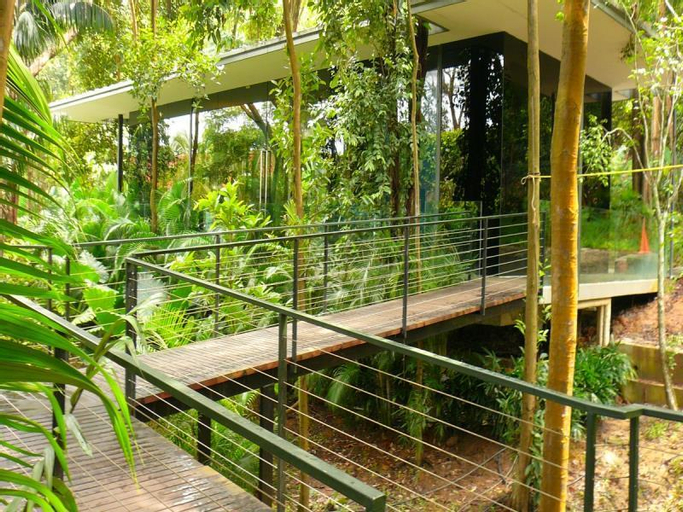 Siloso Beach Resort, Sentosa, Bukit Merah