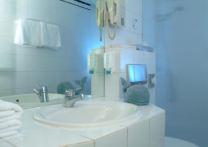 Bathroom 5, Hotel & Restaurant Walfisch, Würzburg