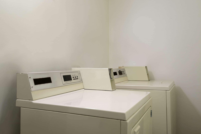 Bedroom 3, Days Inn by Wyndham Vancouver Downtown, Greater Vancouver