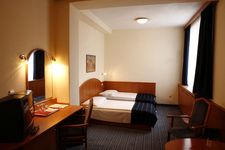 Bedroom 3, Hotel Benczúr, Budapesti