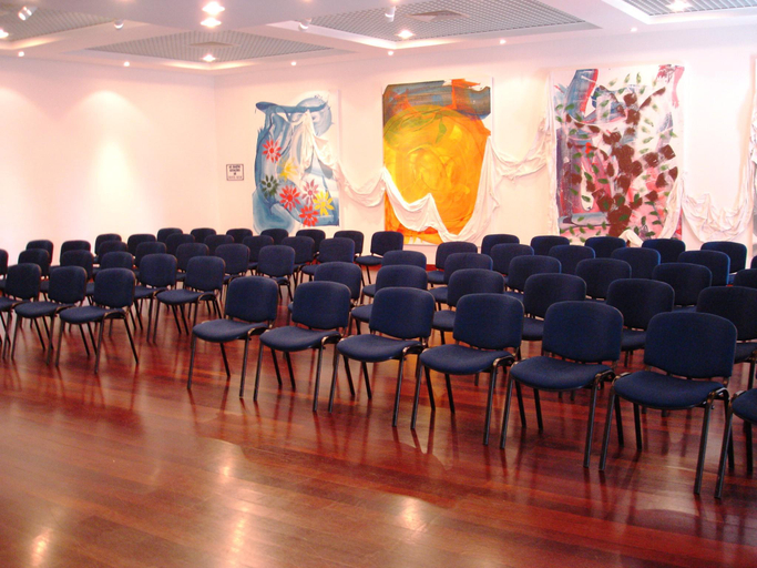 Public Area 3, Escola, Funchal
