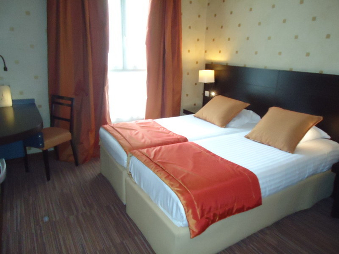 Bedroom, Exposition Tour Eiffel, Paris