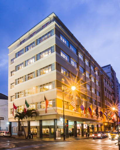 Exterior & Views