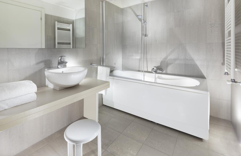 Bathroom 5, Cube Hotel, Ravenna