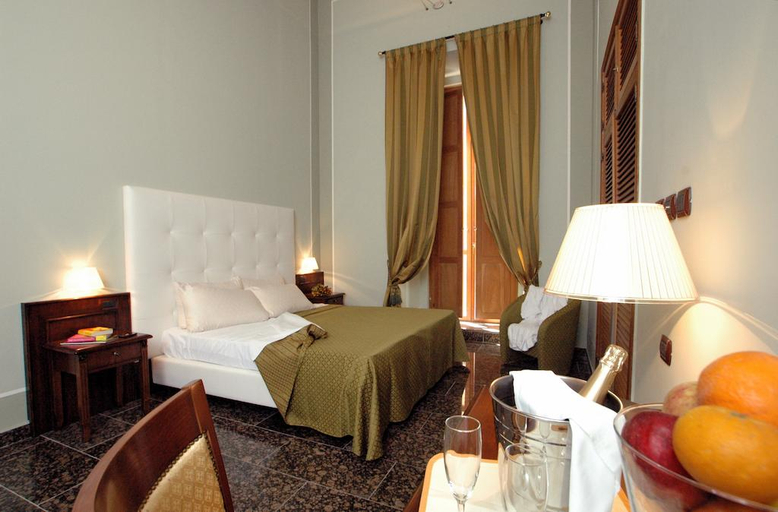 Bedroom 3, Le Stanze del Vicere Boutique Hotel, Napoli