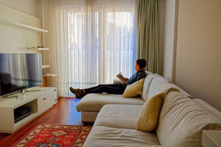 Bedroom 5, Ada Special, Fatih