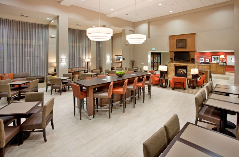 Food & Drinks 5, Hampton Inn & Suites Phoenix Glendale-Westgate, Maricopa