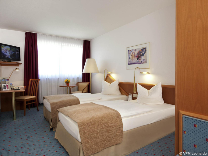 Bedroom 2, Plaza Inn Regensburg, Regensburg