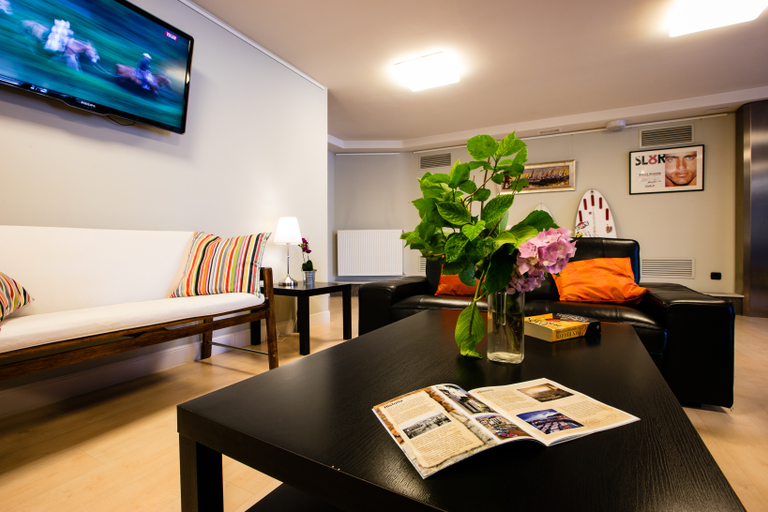Others 4, Apartamentos Mundaka, Vizcaya